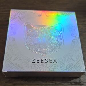 ZEESEA Holographic Cat Compact Palette - Iridescent Silver